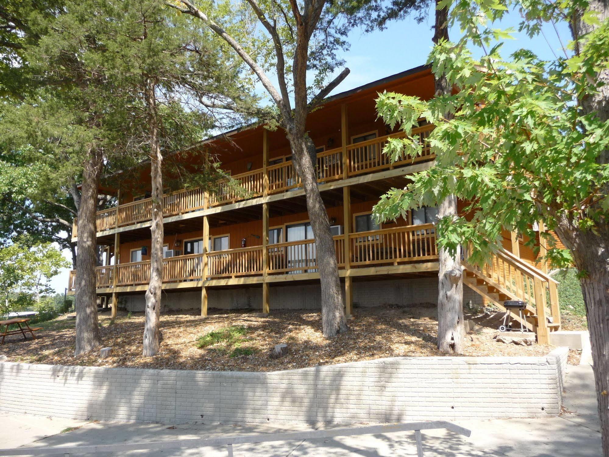 فندق كامدنتونفي  Wilsons On The Lake المظهر الخارجي الصورة
